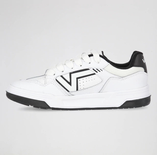 2x1 | Vans Upland + Pack 12 Pares de Medias de REGALO!